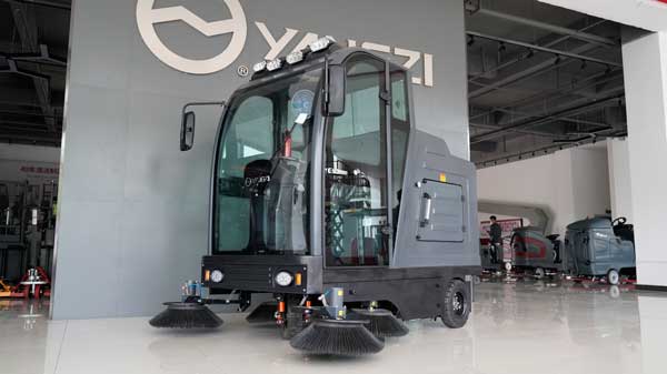 清掃環(huán)衛(wèi)車需要日常維護嗎？有什么作用